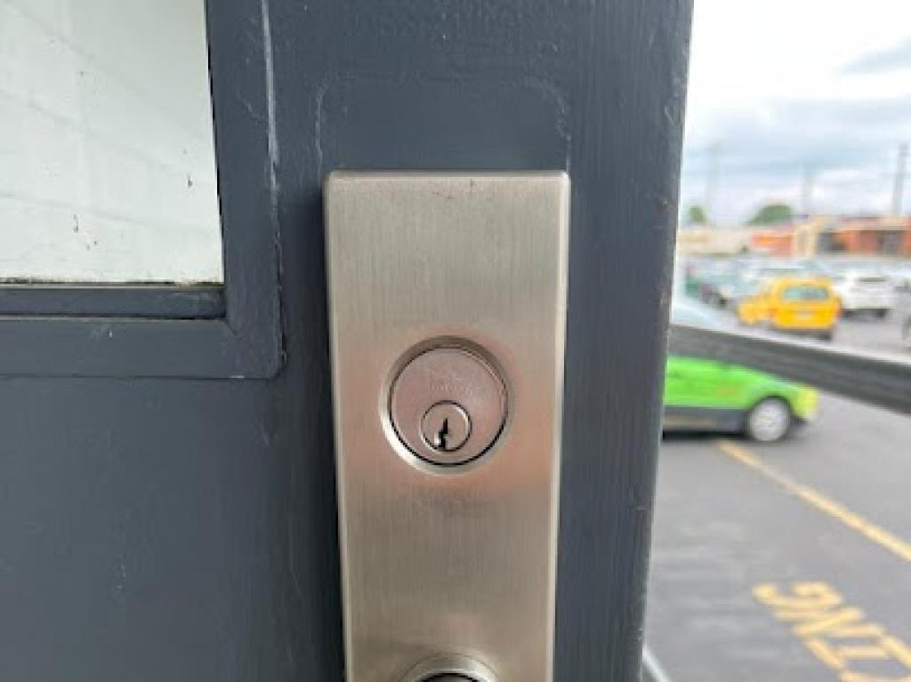 Steps to take when experiencing a commercial lockout