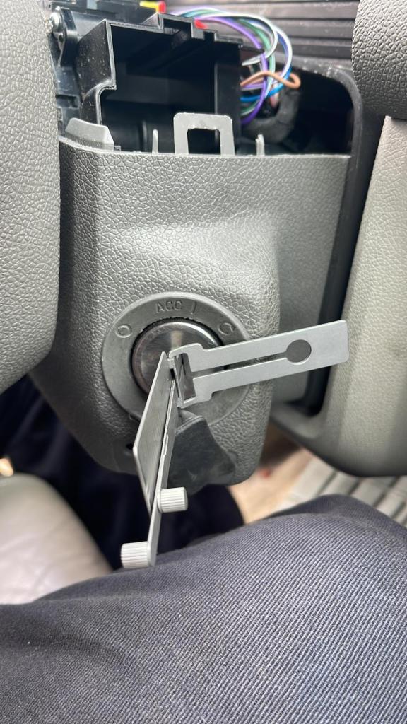 Cost considerations for hiring a locksmith for a residential lockout